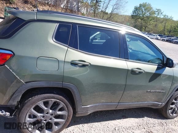 ✅ 2021 Jeep Compass 80th Anniversary • VIN: 3C4NJDEB7MT557629 • Lot: 43358106. Wystawiony na IAAI z przebiegiem 55 800 mil. Bezpłatny archiwum sprzedaży aukcyjnych z USA i szczegółowy raport historii pojazdu na DreamBid. Zdjęcie 13.