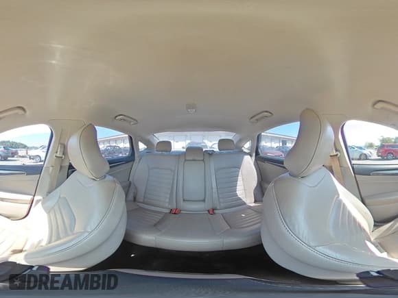 ✅ 2017 Ford Fusion SE • VIN: 3FA6P0HD2HR153395 • Lot: 70981805. Wystawiony na Copart z przebiegiem 141 433 mil. Bezpłatny archiwum sprzedaży aukcyjnych z USA i szczegółowy raport historii pojazdu na DreamBid. Zdjęcie 15.