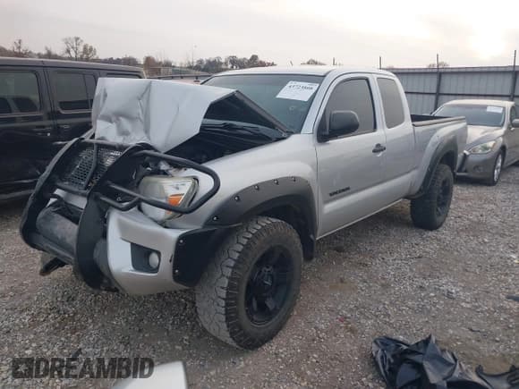 ✅ 2013 Toyota Tacoma • VIN: 5TFUU4EN3DX056559 • Lot: 43723808. Listed on IAAI with 187,593 mi. Free auction sales archive from the USA and detailed vehicle history report at DreamBid. Image 17.
