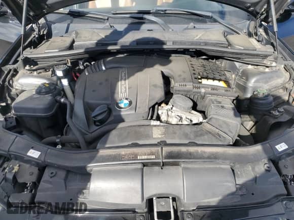 2011 BMW 3 Series 335i xDrive с VIN WBAPL5C56BA920185, выставлен на аукционе Copart как лот 90999975 с пробегом Не указан миль и Чистый • Clean title. История ставок и продаж доступна на DreamBid. Изображение 11.