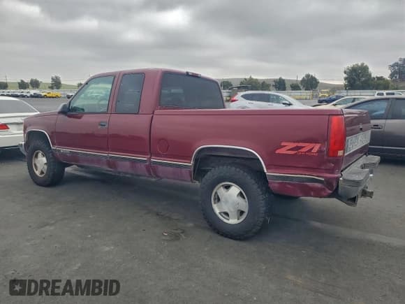 ✅ 1996 Chevrolet Silverado 1500 • VIN: 1GCEK19R4TE215153 • Лот: 94537825. Опубликован ранее на Copart с пробегом 184 351 миль. Бесплатный доступ к архиву аукционных продаж из США и подробный отчёт об истории автомобиля на DreamBid. Изображение 2.