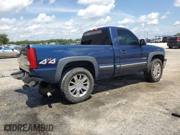 2002 Chevrolet Silverado 1500 LS z VIN 1GCEK14V72Z141352, wystawiony jako Copart lot #61126385 z przebiegiem 200 690 mil mil oraz Szkoda całkowita • Salvage title. Historia ofert i sprzedaży dostępna na DreamBid. Obrazek 3.