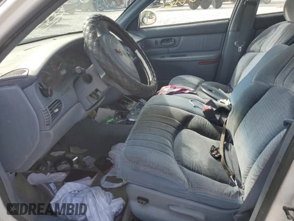 ✅ 2000 Buick Century Custom • VIN: 2G4WS52J8Y1283489 • Lot: 70226755. Wystawiony na Copart z przebiegiem Nie podano. Bezpłatny archiwum sprzedaży aukcyjnych z USA i szczegółowy raport historii pojazdu na DreamBid. Zdjęcie 7.