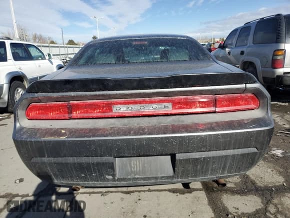 ✅ 2010 Dodge Challenger SE • VIN: 2B3CJ4DV5AH291813 • Lot: 43461525. Wystawiony na Copart z przebiegiem 157 867 mil. Bezpłatny archiwum sprzedaży aukcyjnych z USA i szczegółowy raport historii pojazdu na DreamBid. Zdjęcie 6.