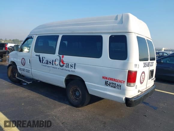 ✅ 2012 Ford Econoline Cargo Commercial • VIN: 1FTNS2EW8CDA42891 • Lot: 43034709. Wystawiony na IAAI z przebiegiem 649 193 mil. Bezpłatny archiwum sprzedaży aukcyjnych z USA i szczegółowy raport historii pojazdu na DreamBid. Zdjęcie 3.