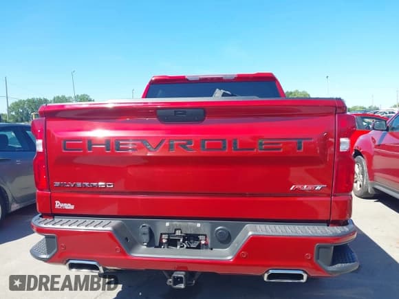 ✅ 2021 Chevrolet Silverado 1500 RST • VIN: 3GCUYEED2MG196964 • Lot: 43010571. Wystawiony na IAAI z przebiegiem 96 200 mil. Bezpłatny archiwum sprzedaży aukcyjnych z USA i szczegółowy raport historii pojazdu na DreamBid. Zdjęcie 17.