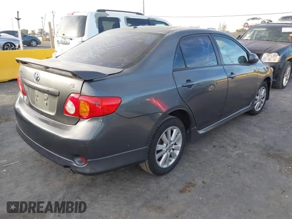 ✅ 2010 Toyota Corolla LE • VIN: 2T1BU4EE2AC444075 • Lot: 43669729. Listed on IAAI with 210,860 mi. Free auction sales archive from the USA and detailed vehicle history report at DreamBid. Image 4.