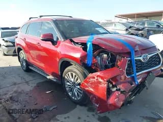 ✅ 2023 Toyota Highlander Hybrid Platinum • VIN: 5TDFARAH0PS020563 • Lot: 43120964. Wystawiony na IAAI z przebiegiem 15 520 mil. Bezpłatny archiwum sprzedaży aukcyjnych z USA i szczegółowy raport historii pojazdu na DreamBid. Zdjęcie 1.