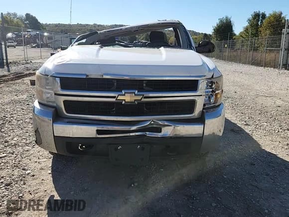 ✅ 2009 Chevrolet Silverado 2500HD Work Truck • VIN: 1GCHC44K49E130957 • Лот: 90856925. Опубликован ранее на Copart с пробегом 231 094 миль. Бесплатный доступ к архиву аукционных продаж из США и подробный отчёт об истории автомобиля на DreamBid. Изображение 13.