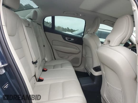 ✅ 2024 Volvo S60 Plus Dark Theme • VIN: 7JRH60FL1RG321053 • Lot: 90311265. Wystawiony na Copart z przebiegiem 26 509 mil. Bezpłatny archiwum sprzedaży aukcyjnych z USA i szczegółowy raport historii pojazdu na DreamBid. Zdjęcie 10.