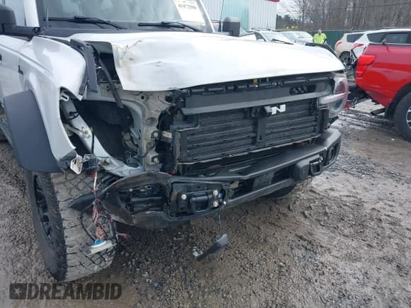 ✅ 2022 Ford Bronco • VIN: 1FMEE5DP5NLB79696 • Lot: 41472980. Listed on IAAI with 42,227 mi. Free auction sales archive from the USA and detailed vehicle history report at DreamBid. Image 6.