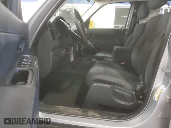 ✅ 2011 Jeep Liberty Sport • VIN: 1J4PN2GK5BW579922 • Lot: 82185145. Wystawiony na Copart z przebiegiem 191 798 mil. Bezpłatny archiwum sprzedaży aukcyjnych z USA i szczegółowy raport historii pojazdu na DreamBid. Zdjęcie 7.