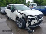 ✅ 2022 Nissan Rogue SV • VIN: 5N1BT3BB9NC705641 • Lot: 42219384. Wystawiony na IAAI z przebiegiem 45 000 mil. Bezpłatny archiwum sprzedaży aukcyjnych z USA i szczegółowy raport historii pojazdu na DreamBid. Zdjęcie 6.