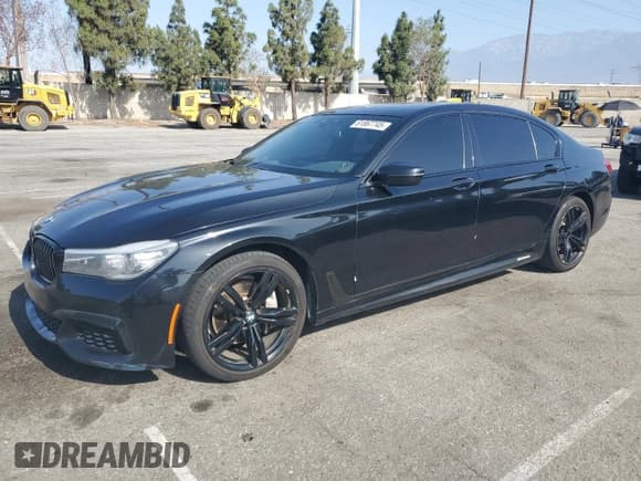 ✅ 2019 BMW 7 Series 740i • VIN: WBA7E2C57KB217388 • Lot: 61867745. Listed on Copart with 109,810 mi. Free auction sales archive from the USA and detailed vehicle history report at DreamBid. Image 1.