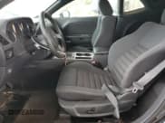 ✅ 2010 Dodge Challenger SE • VIN: 2B3CJ4DV8AH225045 • Lot: 85713465. Wystawiony na Copart z przebiegiem 144 323 mil. Bezpłatny archiwum sprzedaży aukcyjnych z USA i szczegółowy raport historii pojazdu na DreamBid. Zdjęcie 7.