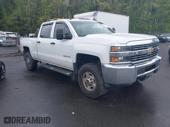 ✅ 2015 Chevrolet Silverado 2500HD LT • VIN: 1GC1KVEG3FF165208 • Lot: 42184899. Wystawiony na IAAI z przebiegiem 311 427 mil. Bezpłatny archiwum sprzedaży aukcyjnych z USA i szczegółowy raport historii pojazdu na DreamBid. Zdjęcie 1.
