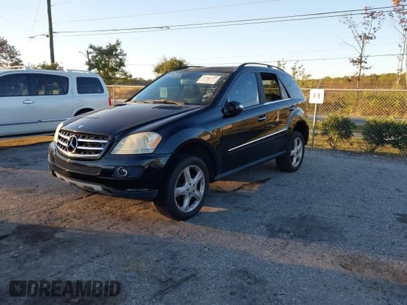 ✅ 2008 Mercedes-Benz M 350 • VIN: 4JGBB86E08A341310 • Лот: 43561309. Опубликован ранее на IAAI с пробегом 177 530 миль. Бесплатный доступ к архиву аукционных продаж из США и подробный отчёт об истории автомобиля на DreamBid. Изображение 2.