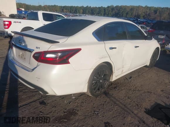 ✅ 2017 Nissan Altima S • VIN: 1N4AL3AP3HC271451 • Lot: 43511126. Listed on IAAI with 183,172 mi. Free auction sales archive from the USA and detailed vehicle history report at DreamBid. Image 4.