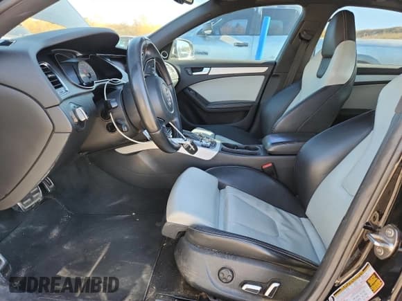 ✅ 2014 Audi S4 Premium Plus • VIN: WAUBGAFL9EA044962 • Lot: 90300295. Wystawiony na Copart z przebiegiem 114 076 mil. Bezpłatny archiwum sprzedaży aukcyjnych z USA i szczegółowy raport historii pojazdu na DreamBid. Zdjęcie 7.