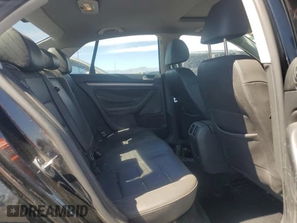 ✅ 2007 Volkswagen Jetta Wolfsburg Edition • VIN: 3VWEF81K97M067798 • Лот: 71356455. Опубликован ранее на Copart с пробегом 176 650 миль. Бесплатный доступ к архиву аукционных продаж из США и подробный отчёт об истории автомобиля на DreamBid. Изображение 10.