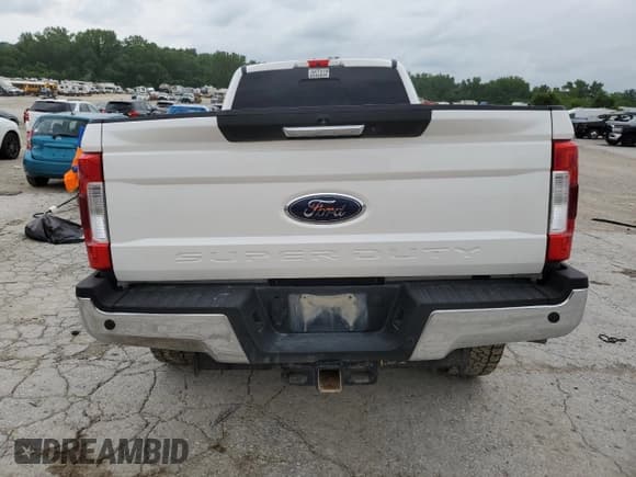 ✅ 2017 Ford F-350 King Ranch • VIN: 1FT8W3BT8HEF01517 • Lot: 59519395. Listed on Copart with 226,837 mi. Free auction sales archive from the USA and detailed vehicle history report at DreamBid. Image 6.