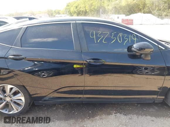 ✅ 2018 Honda Clarity Touring • VIN: JHMZC5F35JC004315 • Lot: 43250319. Listed on IAAI with 76,669 mi. Free auction sales archive from the USA and detailed vehicle history report at DreamBid. Image 13.