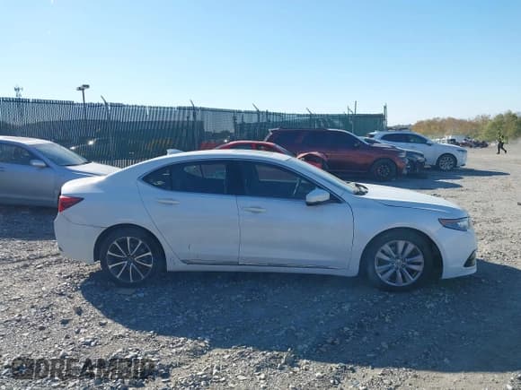 ✅ 2015 Acura TLX V6 • VIN: 19UUB2F34FA004288 • Лот: 43509528. Опубликован ранее на IAAI с пробегом 125 973 миль. Бесплатный доступ к архиву аукционных продаж из США и подробный отчёт об истории автомобиля на DreamBid. Изображение 13.