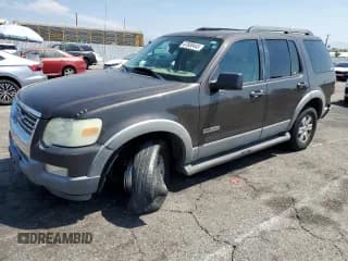 ✅ 2006 Ford Explorer XLT • VIN: 1FMEU73886UB40833 • Lot: 67680445. Wystawiony na Copart z przebiegiem 246 015 mil. Bezpłatny archiwum sprzedaży aukcyjnych z USA i szczegółowy raport historii pojazdu na DreamBid. Zdjęcie 1.