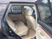 ✅ 2009 Hyundai Santa Fe GLS • VIN: 5NMSG13D29H322340 • Lot: 43335825. Listed on IAAI with 306,617 mi. Free auction sales archive from the USA and detailed vehicle history report at DreamBid. Image 8.