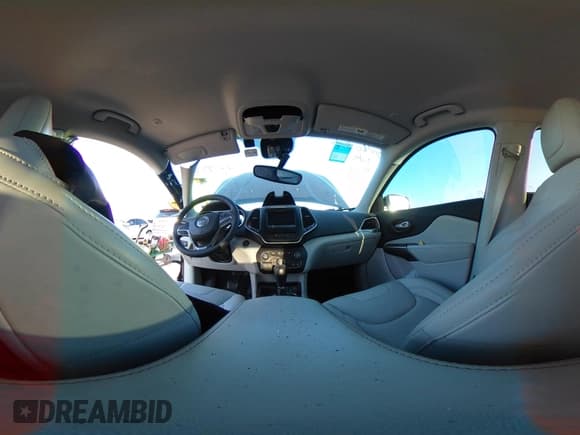 ✅ 2021 Jeep Cherokee Latitude Lux • VIN: 1C4PJLMXXMD237260 • Lot: 43000745. Wystawiony na IAAI z przebiegiem Nie podano. Bezpłatny archiwum sprzedaży aukcyjnych z USA i szczegółowy raport historii pojazdu na DreamBid. Zdjęcie 18.