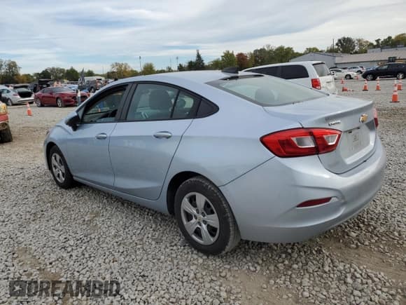 ✅ 2018 Chevrolet Cruze LS • VIN: 1G1BB5SM7J7155629 • Lot: 87093025. Listed on Copart with 65,628 mi. Free auction sales archive from the USA and detailed vehicle history report at DreamBid. Image 2.