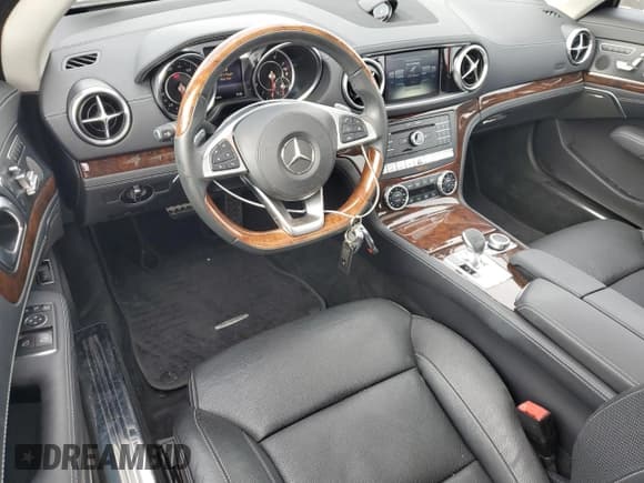 ✅ 2020 Mercedes-Benz SL 550 • VIN: WDDJK7DA3LF059481 • Lot: 76804874. Wystawiony na Copart z przebiegiem 16 139 mil. Bezpłatny archiwum sprzedaży aukcyjnych z USA i szczegółowy raport historii pojazdu na DreamBid. Zdjęcie 8.