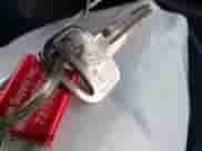 2010 Hyundai Elantra GLS z VIN KMHDU4AD4AU118945, wystawiony jako IAAI lot #43333009 z przebiegiem 185 141 mil mil oraz . Historia ofert i sprzedaży dostępna na DreamBid. Obrazek 11.