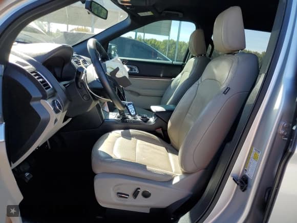 ✅ 2018 Ford Explorer Limited • VIN: 1FM5K7F80JGA04558 • Lot: 89850975. Wystawiony na Copart z przebiegiem 89 888 mil. Bezpłatny archiwum sprzedaży aukcyjnych z USA i szczegółowy raport historii pojazdu na DreamBid. Zdjęcie 7.