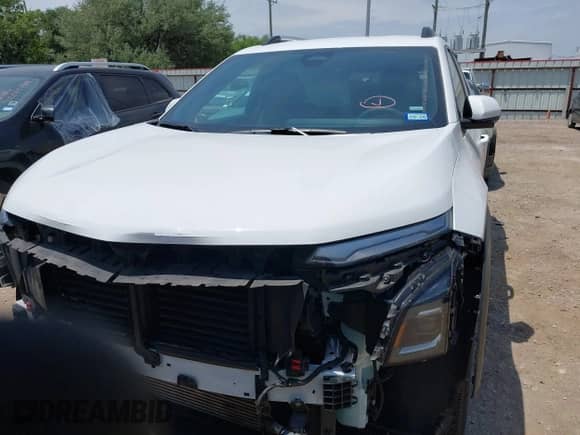 2025 Chevrolet Equinox FWD LT z VIN 3GNAXHEG0SL202337, wystawiony jako IAAI lot #42277056 z przebiegiem 16 429 mil mil oraz . Historia ofert i sprzedaży dostępna na DreamBid. Obrazek 13.