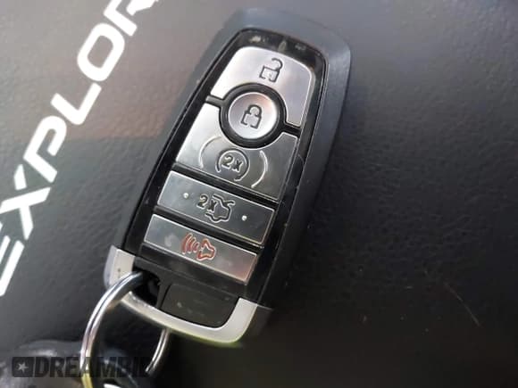 ✅ 2018 Ford Explorer XLT • VIN: 1FM5K8D83JGA74998 • Lot: 42381364. Wystawiony na IAAI z przebiegiem 100 789 mil. Bezpłatny archiwum sprzedaży aukcyjnych z USA i szczegółowy raport historii pojazdu na DreamBid. Zdjęcie 11.