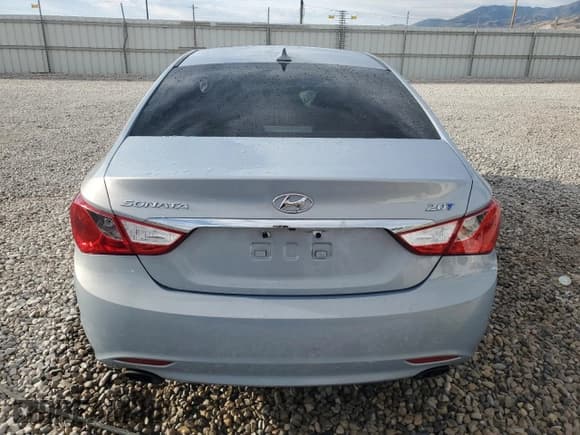 ✅ 2013 Hyundai Sonata SE • VIN: 5NPEC4AB3DH674298 • Lot: 71640284. Listed on Copart with 118,189 mi. Free auction sales archive from the USA and detailed vehicle history report at DreamBid. Image 6.