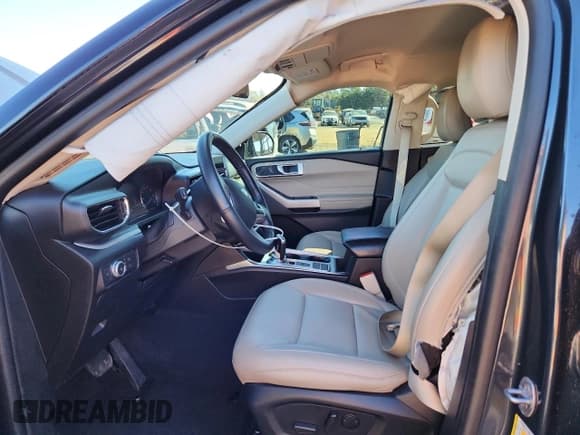 ✅ 2022 Ford Explorer XLT • VIN: 1FMSK7DH2NGC31861 • Lot: 91299715. Wystawiony na Copart z przebiegiem 55 250 mil. Bezpłatny archiwum sprzedaży aukcyjnych z USA i szczegółowy raport historii pojazdu na DreamBid. Zdjęcie 7.