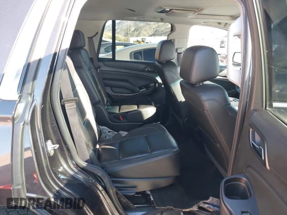 ✅ 2016 Chevrolet Tahoe LT • VIN: 1GNSCBKC6GR302988 • Lot: 43839857. Wystawiony na IAAI z przebiegiem 151 865 mil. Bezpłatny archiwum sprzedaży aukcyjnych z USA i szczegółowy raport historii pojazdu na DreamBid. Zdjęcie 8.