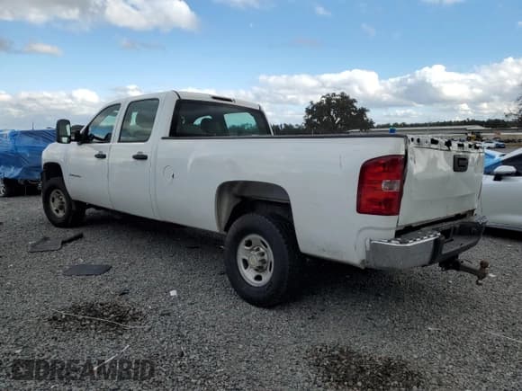 ✅ 2009 Chevrolet Silverado 2500HD Work Truck • VIN: 1GCHC43K49F133191 • Лот: 90463065. Опубликован ранее на Copart с пробегом Не указан. Бесплатный доступ к архиву аукционных продаж из США и подробный отчёт об истории автомобиля на DreamBid. Изображение 2.