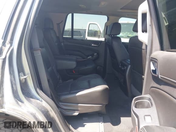 ✅ 2020 GMC Yukon SLT • VIN: 1GKS2BKC2LR267800 • Lot: 42041063. Listed on IAAI with 101,456 mi. Free auction sales archive from the USA and detailed vehicle history report at DreamBid. Image 8.