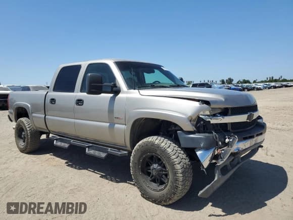 ✅ 2001 Chevrolet Silverado 2500HD • VIN: 1GCHK231X1F188974 • Lot: 57675615. Wystawiony na Copart z przebiegiem 109 852 mil. Bezpłatny archiwum sprzedaży aukcyjnych z USA i szczegółowy raport historii pojazdu na DreamBid. Zdjęcie 4.