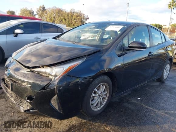✅ 2018 Toyota Prius Two • VIN: JTDKBRFU1J3079468 • Lot: 43724062. Wystawiony na IAAI z przebiegiem 38 385 mil. Bezpłatny archiwum sprzedaży aukcyjnych z USA i szczegółowy raport historii pojazdu na DreamBid. Zdjęcie 2.