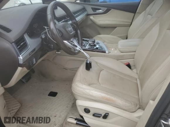 ✅ 2019 Audi Q7 Premium Plus • VIN: WA1LHAF72KD021146 • Lot: 58705995. Wystawiony na Copart z przebiegiem 152 671 mil. Bezpłatny archiwum sprzedaży aukcyjnych z USA i szczegółowy raport historii pojazdu na DreamBid. Zdjęcie 7.