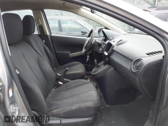 ✅ 2011 Mazda 2 Touring • VIN: JM1DE1HZ5B0106068 • Лот: 43588090. Опубликован ранее на IAAI с пробегом 249 913 миль. Бесплатный доступ к архиву аукционных продаж из США и подробный отчёт об истории автомобиля на DreamBid. Изображение 5.