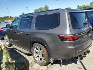 ✅ 2022 Jeep Wagoneer Series II • VIN: 1C4SJVBT9NS108039 • Lot: 65415343. Wystawiony na Copart z przebiegiem Nie podano. Bezpłatny archiwum sprzedaży aukcyjnych z USA i szczegółowy raport historii pojazdu na DreamBid. Zdjęcie 2.