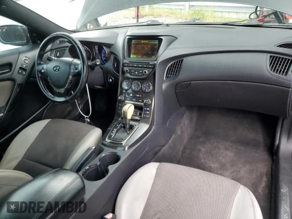 ✅ 2013 Hyundai Genesis Coupe 2.0T • VIN: KMHHT6KD9DU090353 • Lot: 69882175. Wystawiony na Copart z przebiegiem 164 557 mil. Bezpłatny archiwum sprzedaży aukcyjnych z USA i szczegółowy raport historii pojazdu na DreamBid. Zdjęcie 8.