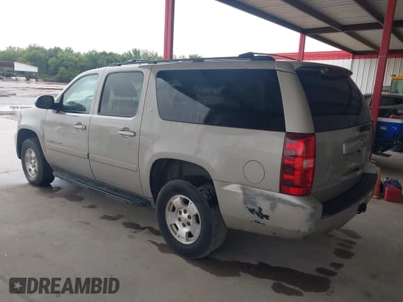 ✅ 2007 Chevrolet Suburban LT • VIN: 1GNFC16087J402939 • Lot: 42725660. Listed on IAAI with 193,325 mi. Free auction sales archive from the USA and detailed vehicle history report at DreamBid. Image 3.