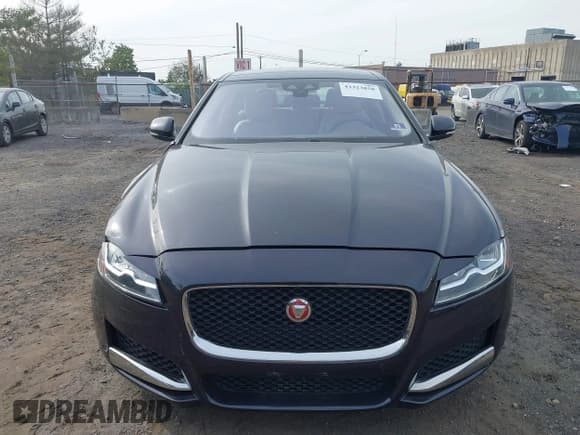 ✅ 2017 Jaguar XF 35t Prestige • VIN: SAJBK4BV9HCY34783 • Lot: 43323858. Wystawiony na IAAI z przebiegiem 65 961 mil. Bezpłatny archiwum sprzedaży aukcyjnych z USA i szczegółowy raport historii pojazdu na DreamBid. Zdjęcie 12.