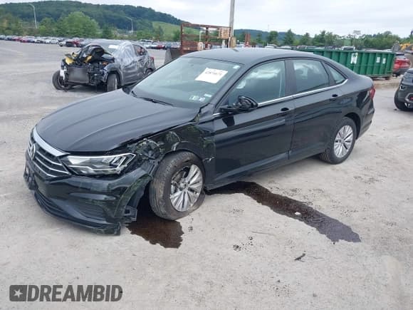 ✅ 2020 Volkswagen Jetta S • VIN: 3VWN57BU2LM040658 • Lot: 42874671. Wystawiony na IAAI z przebiegiem 42 838 mil. Bezpłatny archiwum sprzedaży aukcyjnych z USA i szczegółowy raport historii pojazdu na DreamBid. Zdjęcie 2.